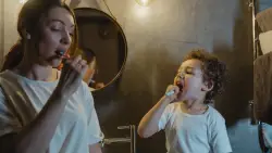 Kinderzahnpasta im Test: Günstige Marken schlagen teure